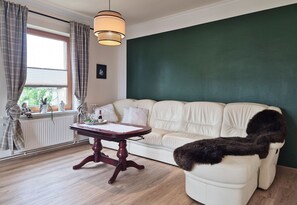 Unclassified image, 2 of 17, button