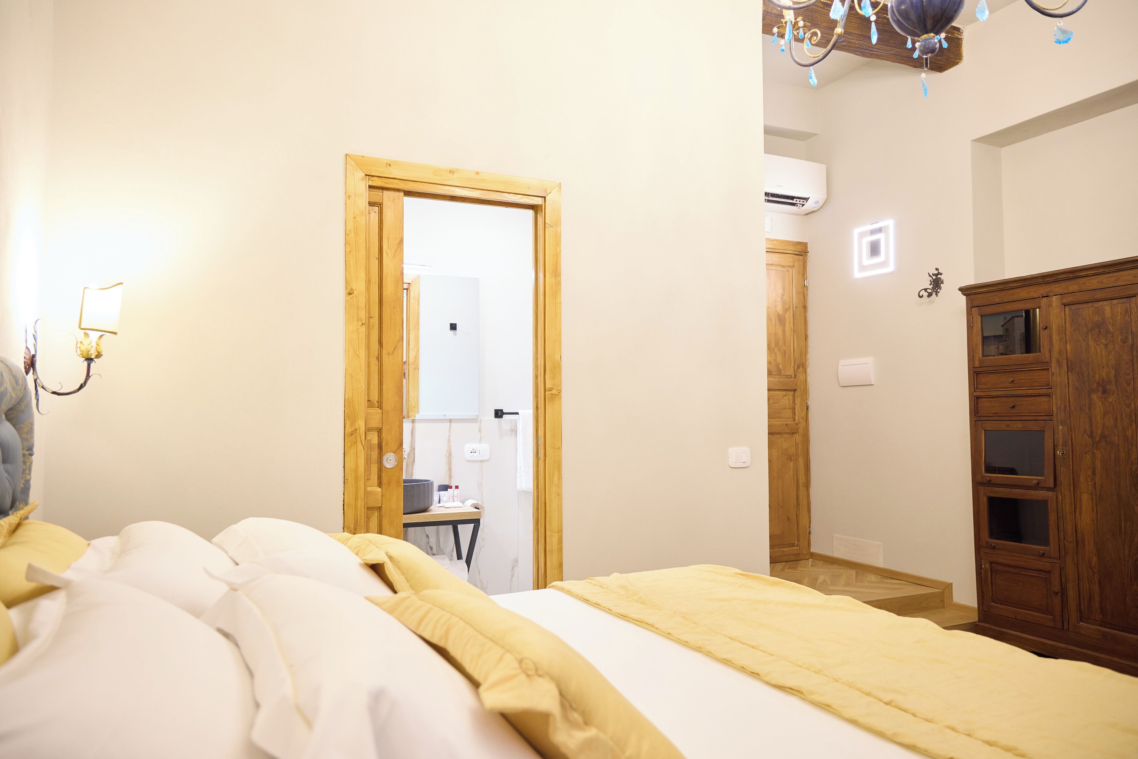 Standard Double Room | Desk, blackout drapes, iron/ironing board, free WiFi