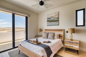 6 habitaciones, tabla de planchar con plancha y acceso a internet