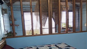 1 bedroom, Internet - Oceanfront Guest House (Puerto Galera)