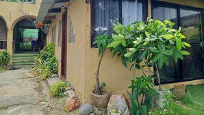 Exterior - Oceanfront Guest House (Puerto Galera)