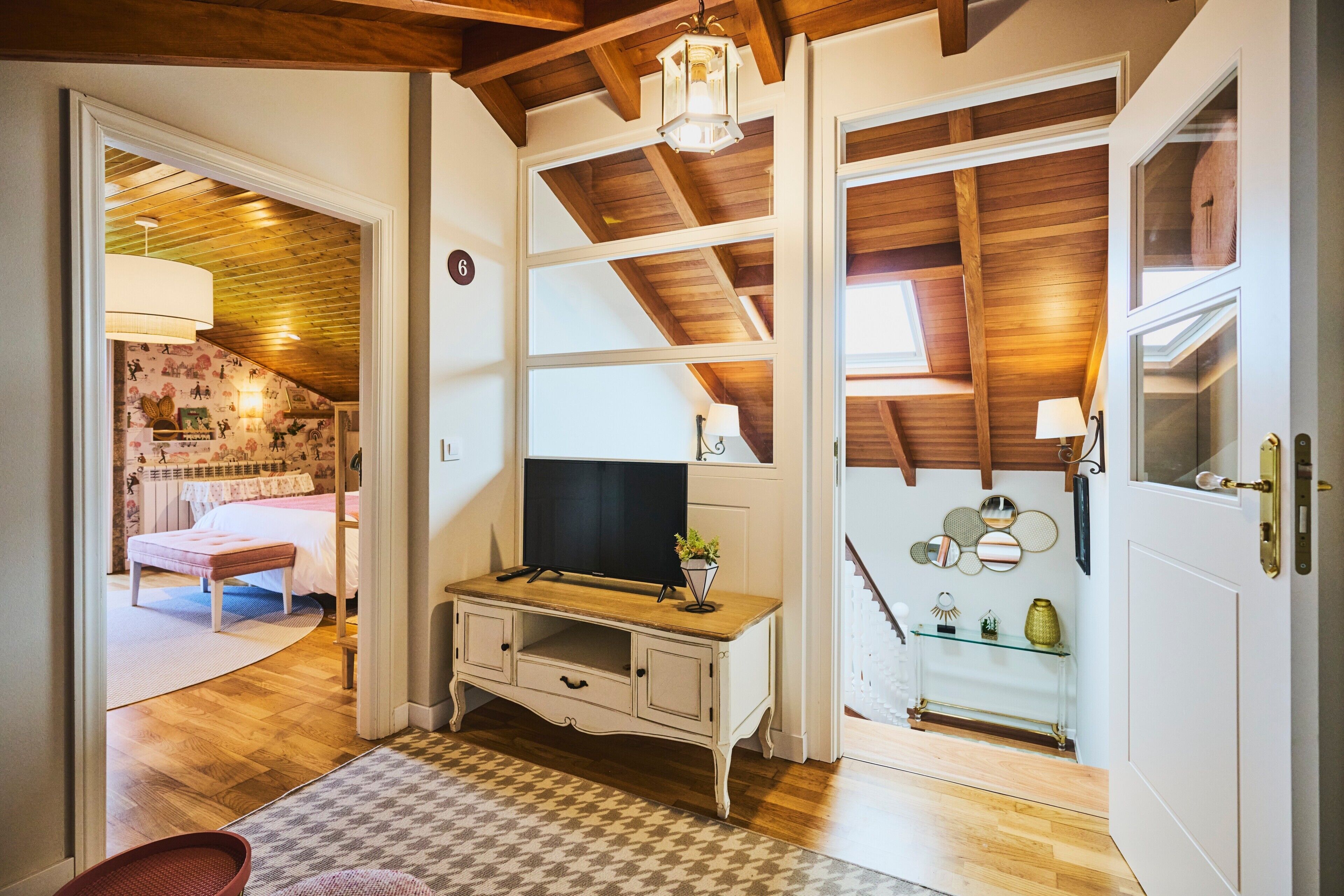 7 室のベッドルーム、アイロン / アイロン台、WiFi、ベッドシーツ