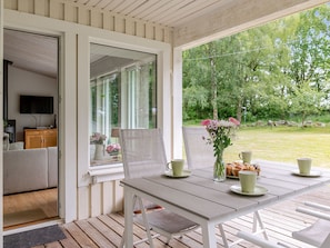 屋外ダイニングエリア