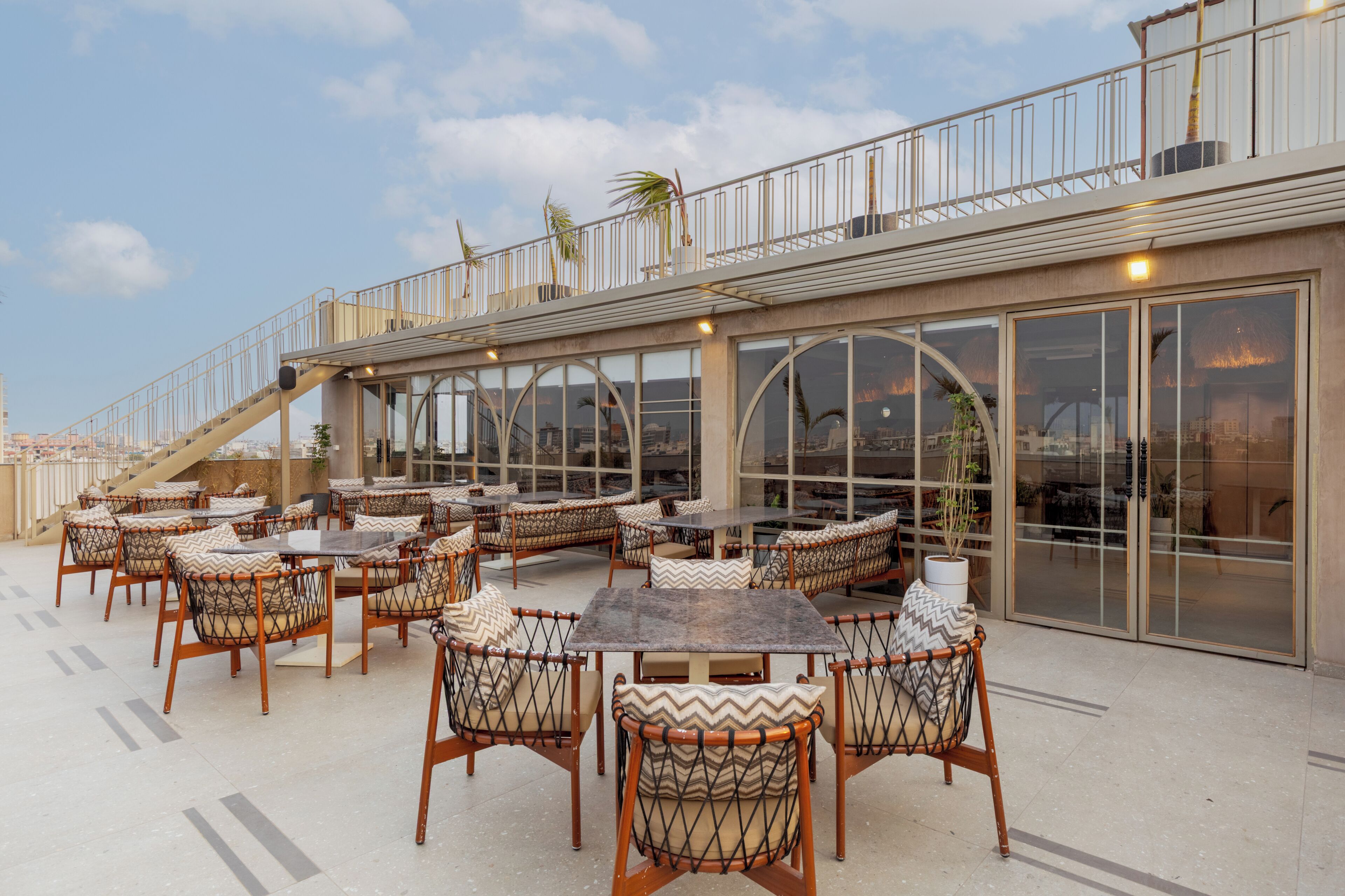 شرفة على السطح