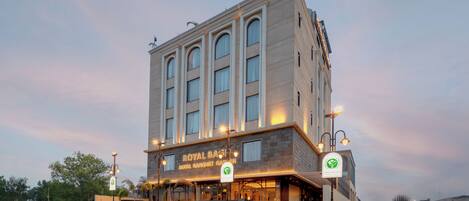 Mặt tiền nơi lưu trú