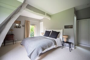 7 soverom, strykejern/-brett, wi-fi (inkludert) og sengetøy