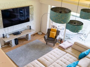 TV