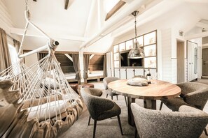 Suite, balkon, pemandangan kebun | Kedap suara dan Wi-Fi gratis