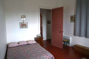 5 soverom og reiseseng for barn