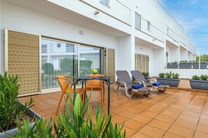 Outdoor dining - DK Stays Residences Albufeira M15 (Albufeira)