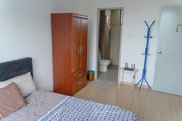 1 bedroom, iron/ironing board, WiFi, bed sheets