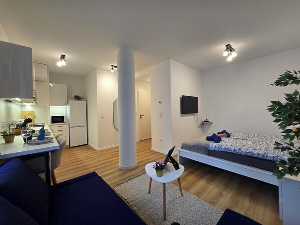1 habitación, tabla de planchar con plancha, wifi gratis y ropa de cama 