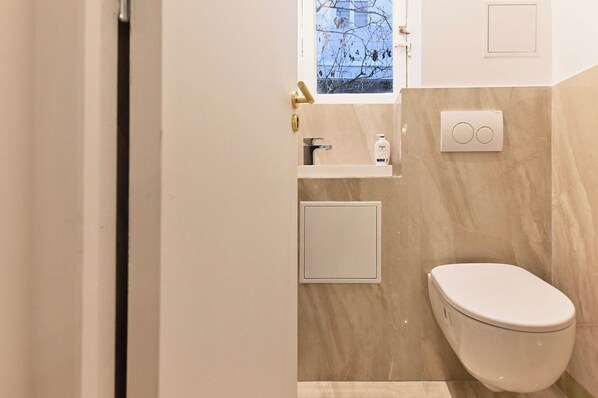 Apartment | Bathroom | Hair dryer, towels - Magnificent Air-conditioned Flat Galeries Lafayette (Paris)