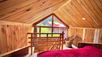 Classic Duplex, Balcony, Hill View | Free WiFi