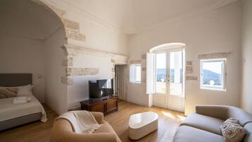 Fernseher, Tischfußball