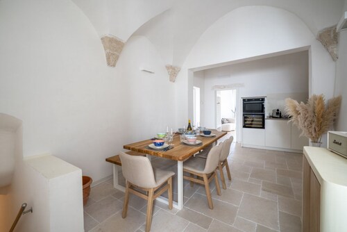 Il Palazzotto · Historic home, sea-view terrace, 3 en-suite bedrooms · Ostuni