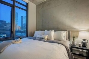 1 多间卧室、熨斗/熨衣板、WiFi、床单