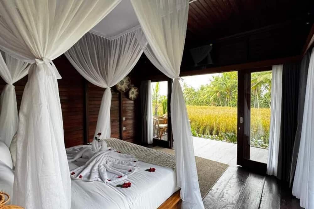 Eco Oasis Wooden Villa