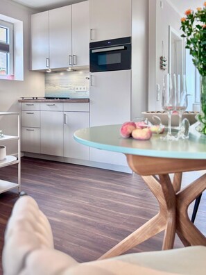Fridge, microwave, dishwasher, coffee/tea maker