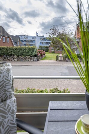 Property grounds - Daylight - Modern 1 room corner apartment on the beach with balcony and parking space (Sylt)
