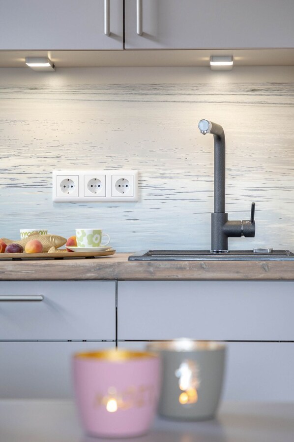 Fridge, microwave, dishwasher, coffee/tea maker