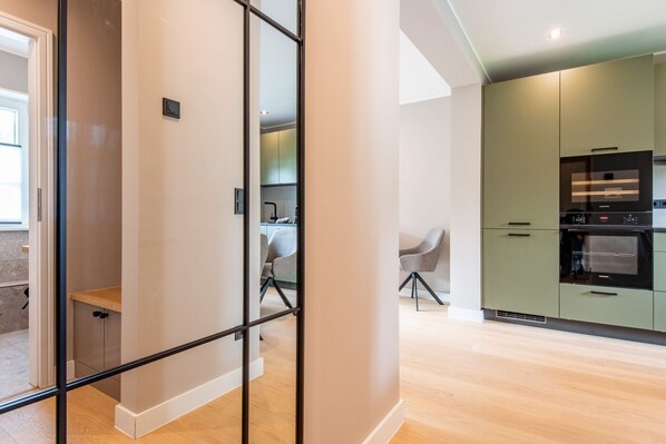 Unclassified image, 1 of 42, button