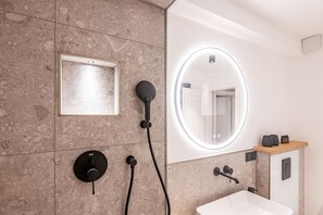 Unclassified image, 4 of 42, button