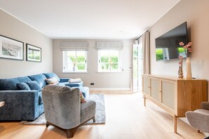 Unclassified image, 3 of 42, button