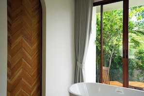 Double Room, 1 King Bed, Garden View | Premium bedding, free minibar, blackout curtains, free WiFi