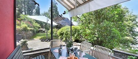 Standard House, Multiple Bedrooms, 2 Bathrooms, Mountainside (Family Villa - Casa Nido - Panoramica) | Outdoor dining