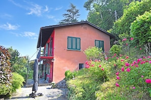 Standard House, 3 Bedrooms, 2 Bathrooms, Mountainside (Family Villa - Casa Nido with) | Exterior