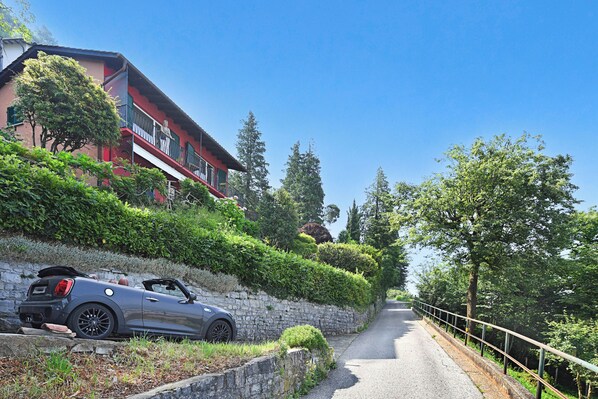 Standard House, Multiple Bedrooms, 2 Bathrooms, Mountainside (Family Villa - Casa Nido - Panoramica) | Property grounds