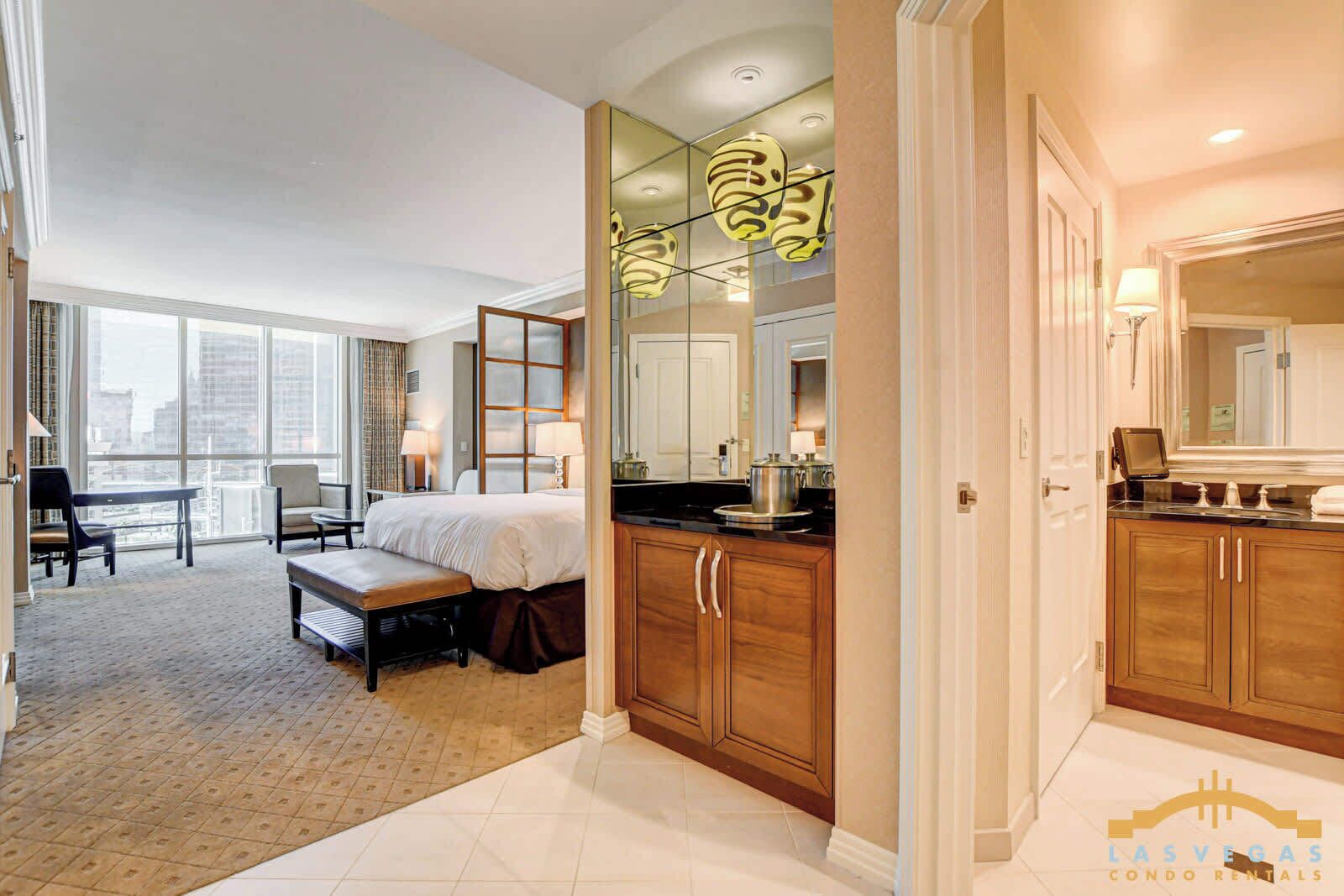 Skrivebord, strykejern/-brett, wi-fi og sengetøy