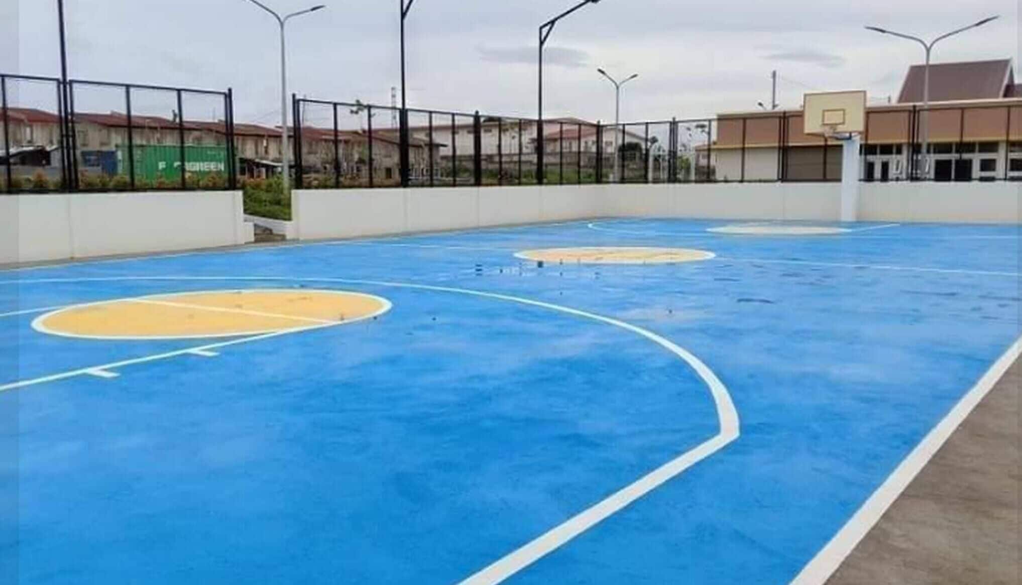 House, 2 Bedrooms | Sports court