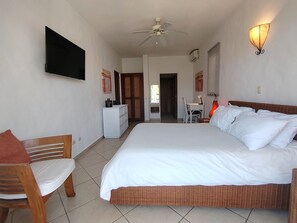 3 Schlafzimmer, Zimmersafe, Schreibtisch, Bügeleisen/Bügelbrett