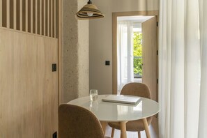 Standard Apartment, 1 Bedroom, Terrace | Living area | 50-inch TV with cable channels - Líbere Pamplona Universidad (Pamplona)