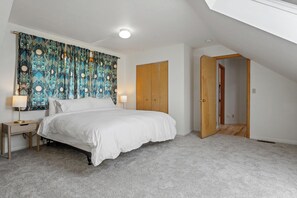 3 bedrooms, iron/ironing board, travel cot, free WiFi