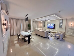 Superior Apartment, City View | Living area