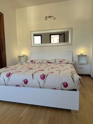 1 bedroom, iron/ironing board, bed sheets