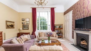 Unclassified image, 5 of 11, button - 21 Montpellier House (Cheltenham)