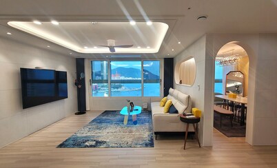 [Seaside Cloud] Up to 8, Songdo Beach, New Building, Ocean View, Sunrise View