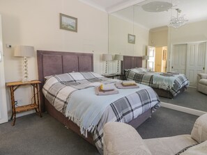 1 chambre, décoration personnalisée, ameublement personnalisé