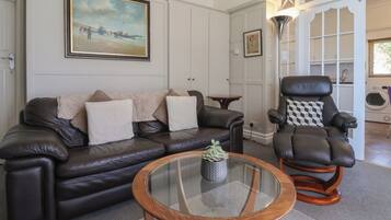 Cottage | Living area