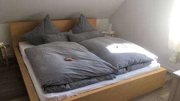 3 bedrooms, WiFi, bed sheets