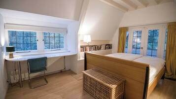 2 slaapkamers, een strijkplank/strijkijzer, wifi, beddengoed