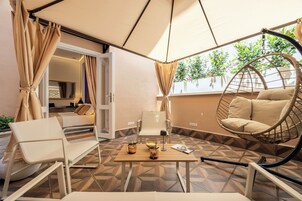 Superior Suite | Living area