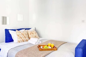 Schreibtisch, Bügeleisen/Bügelbrett, Reisekinderbett, kostenloses WLAN