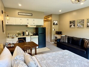 1 室のベッドルーム、アイロン / アイロン台、旅行用ベビーベッド、WiFi (無料)