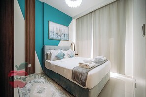 1 dormitorio, tabla de planchar con plancha, wifi y ropa de cama