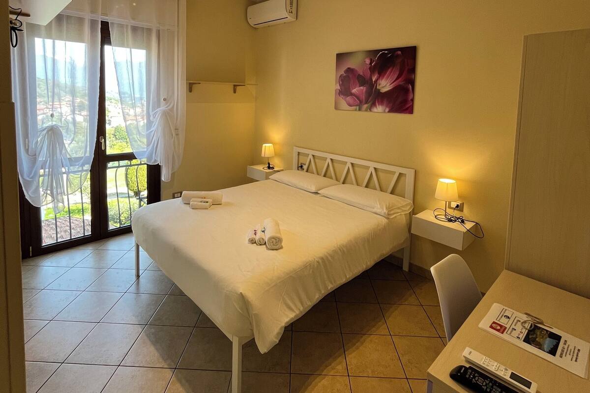 Double Room, Lake View | Iron/ironing board, free WiFi